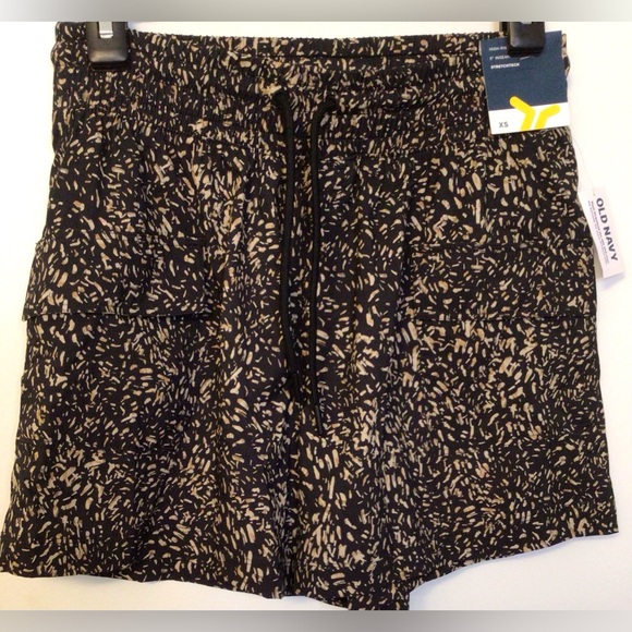 NWT Old navy black tan high rise 5”;inseam stretch tech shorts size XS - Picture 1 of 4